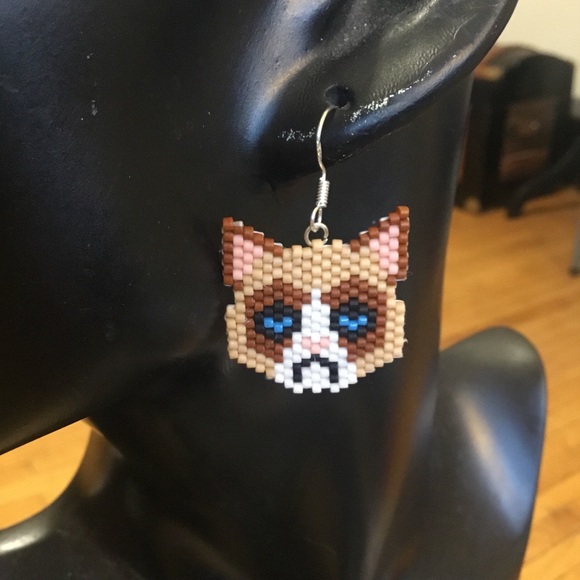 Hand Crafted Grumpy Cat Brick Stitch Beaded Earrings - Picture 9 of 10